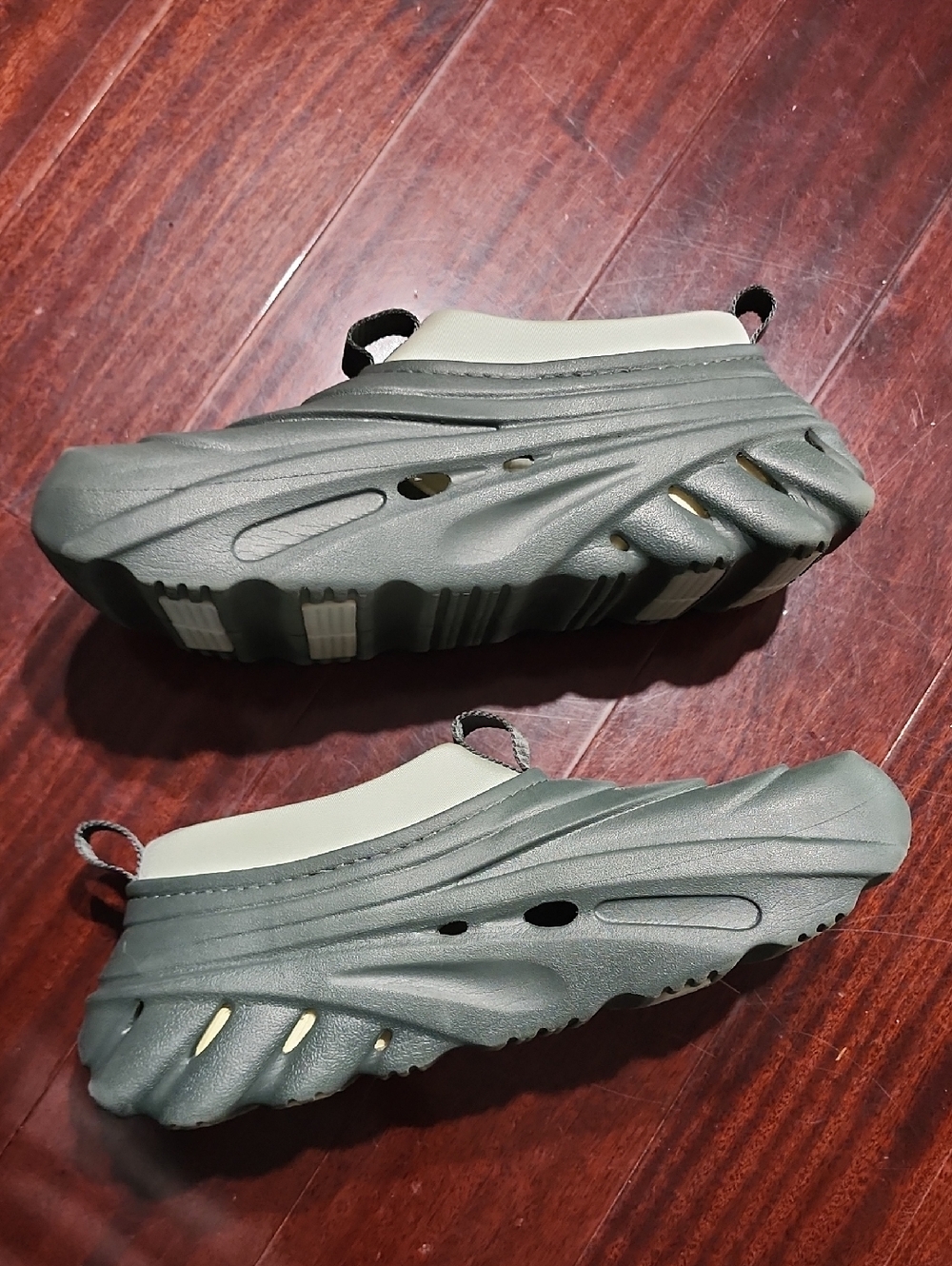 Crocs Men's Echo Storm Shoes Clogs Kelp Sz 13
